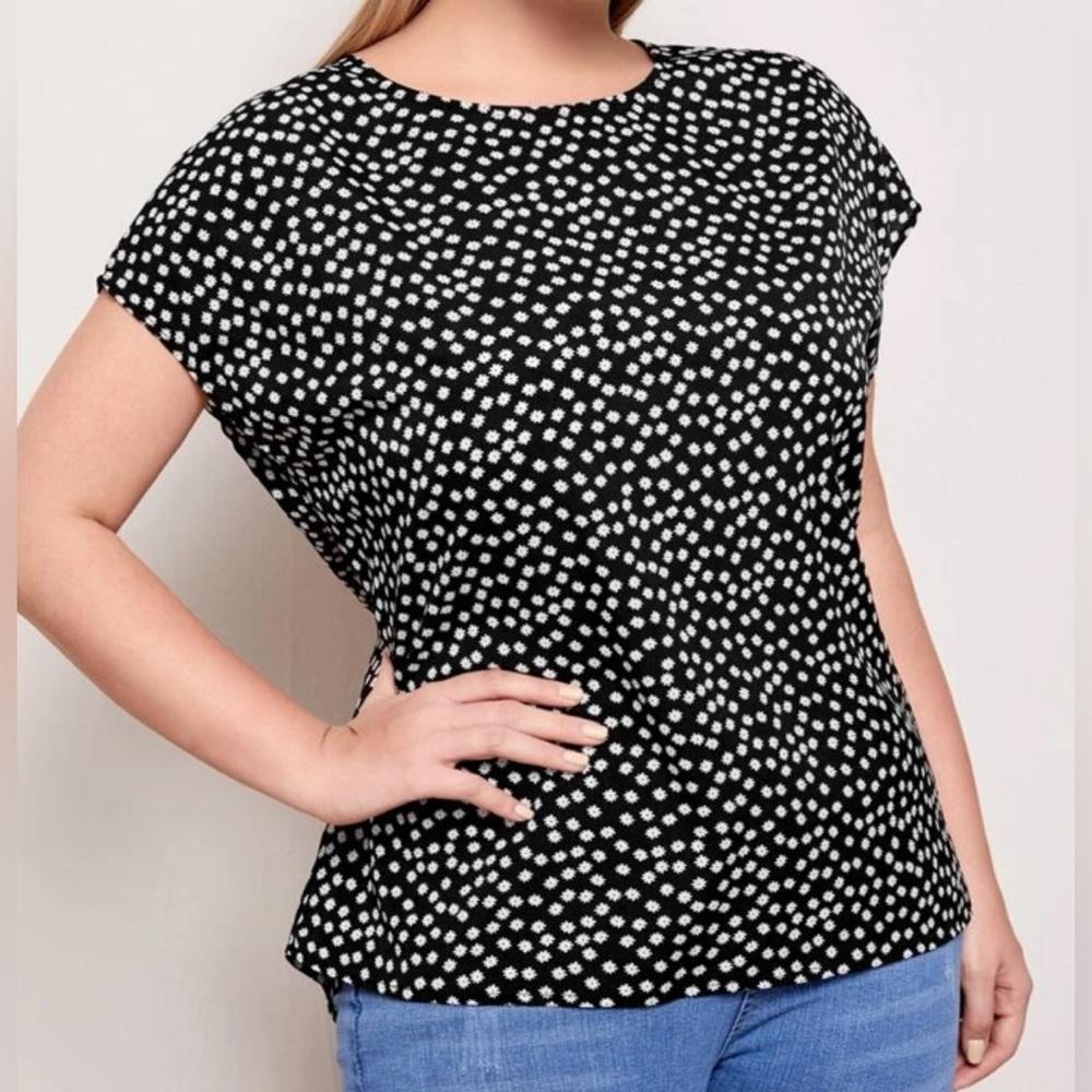 2xl shein black and white ditzy floral twist back top